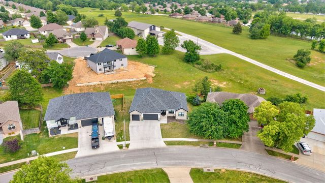 3630 N Thistlewood Court, Springfield, MO 65803