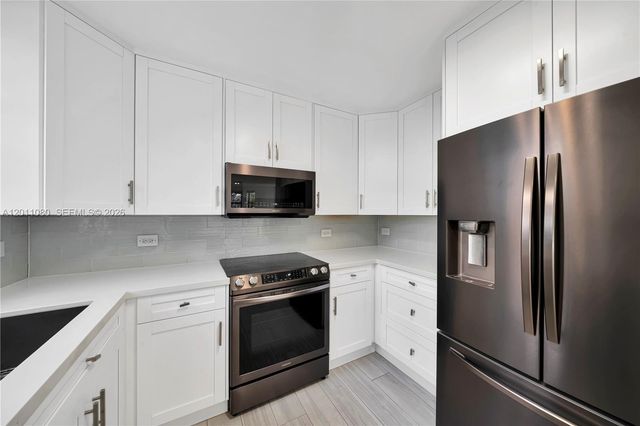 1650 Galiano St TH15, Coral Gables, FL 33134