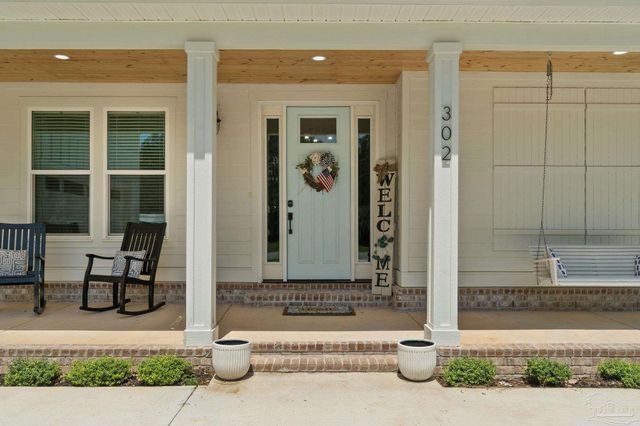 302 Camelia St, Gulf Breeze, FL 32561