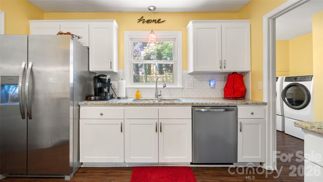 9126 Essen Lane, Charlotte, NC 28210
