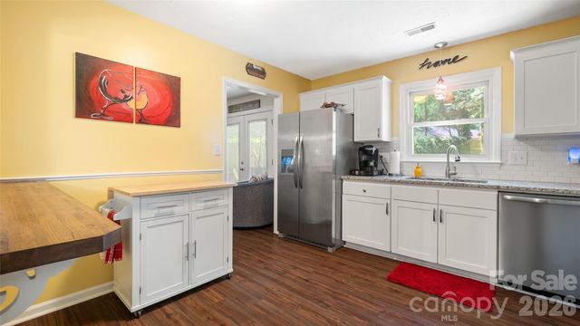 9126 Essen Lane, Charlotte, NC 28210