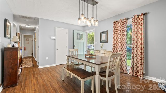 9126 Essen Lane, Charlotte, NC 28210