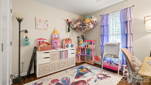 9126 Essen Lane, Charlotte, NC 28210