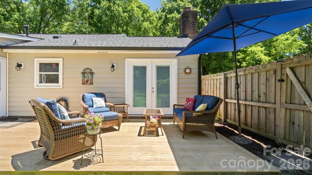9126 Essen Lane, Charlotte, NC 28210
