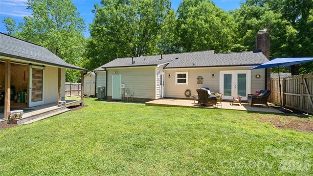 9126 Essen Lane, Charlotte, NC 28210