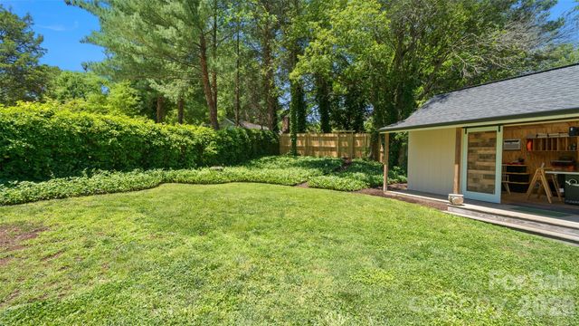 9126 Essen Lane, Charlotte, NC 28210