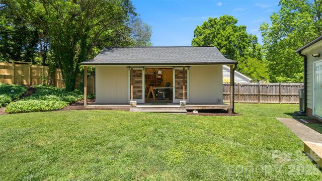 9126 Essen Lane, Charlotte, NC 28210