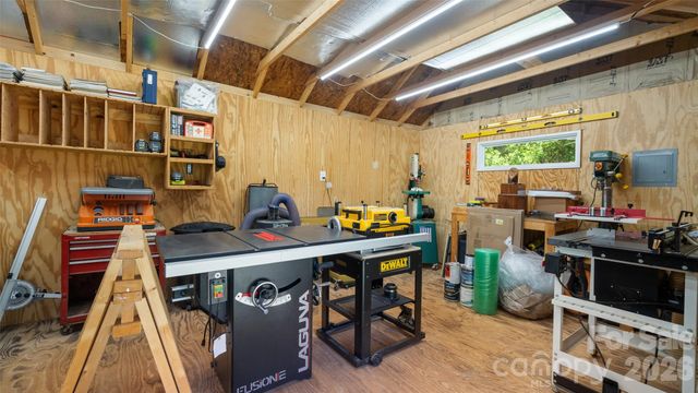 9126 Essen Lane, Charlotte, NC 28210