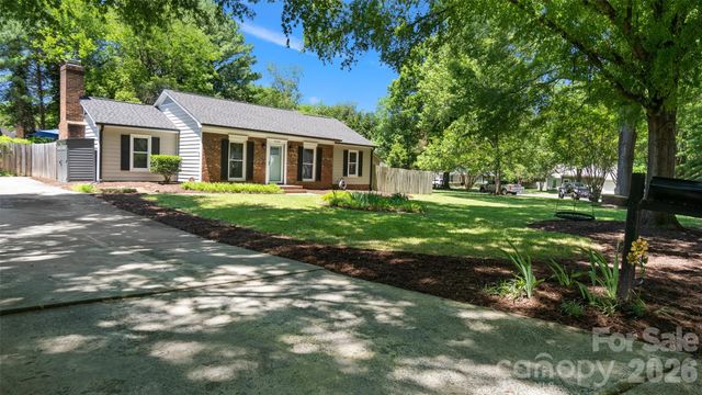9126 Essen Lane, Charlotte, NC 28210