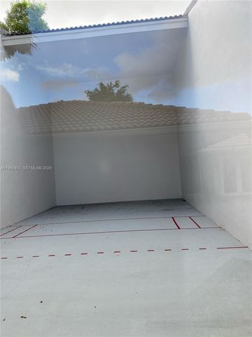 7030 NW 179th St 205, Hialeah, FL 33015