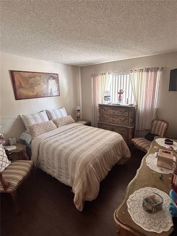 7030 NW 179th St 205, Hialeah, FL 33015