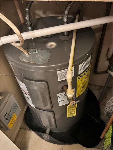 7030 NW 179th St 205, Hialeah, FL 33015