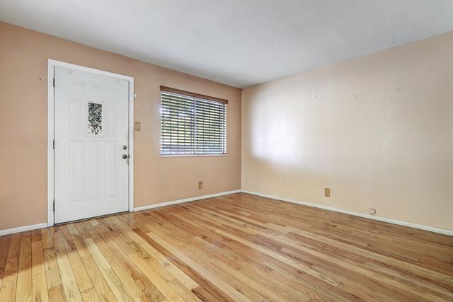 1708 TOWNER Avenue NW, Albuquerque, NM 87104