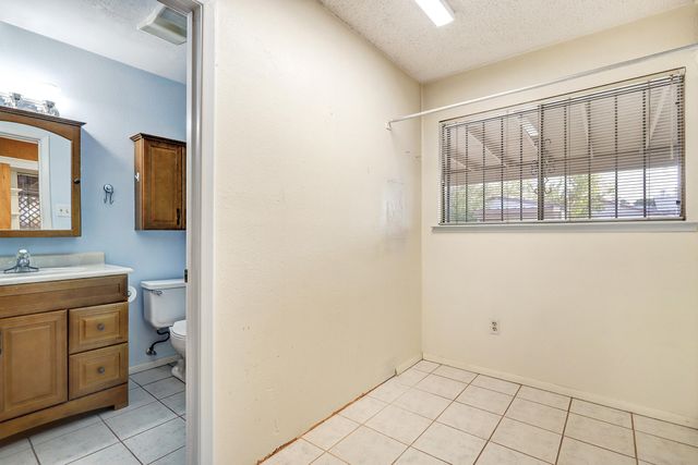 1708 TOWNER Avenue NW, Albuquerque, NM 87104