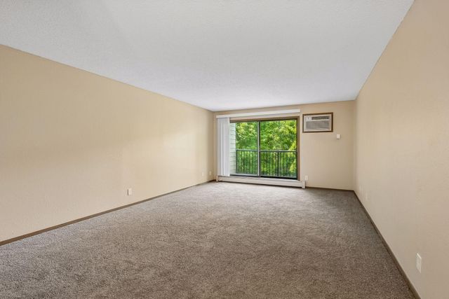 4 Pine Tree Drive 215, Arden Hills, MN 55112