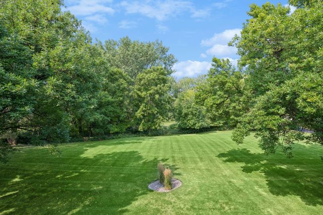 4 Pine Tree Drive 215, Arden Hills, MN 55112