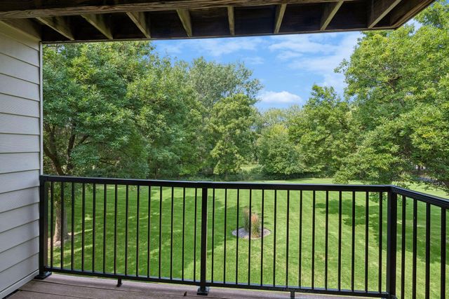 4 Pine Tree Drive 215, Arden Hills, MN 55112