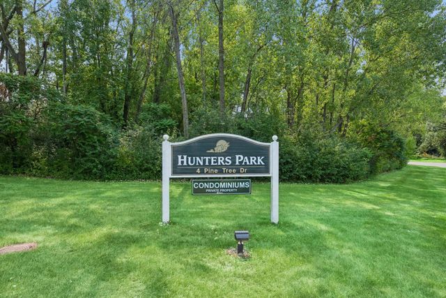 4 Pine Tree Drive 215, Arden Hills, MN 55112