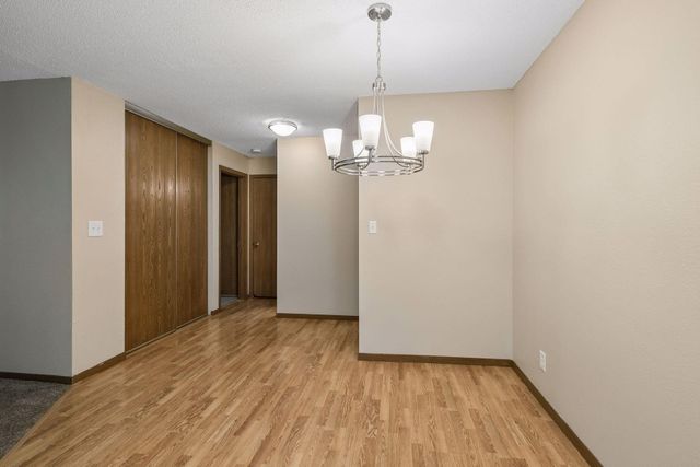 4 Pine Tree Drive 215, Arden Hills, MN 55112
