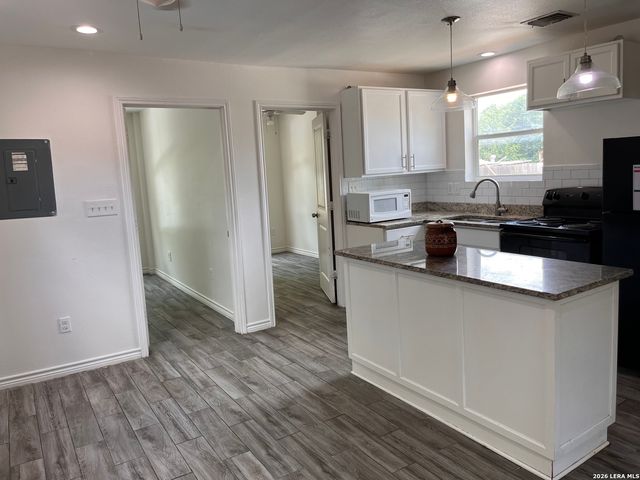 2601 Morales, San Antonio, TX 78207