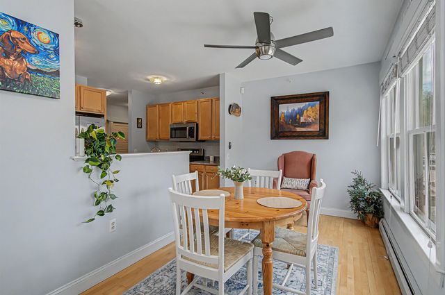 162 S Main St Apt 3D, Stowe, VT 05672