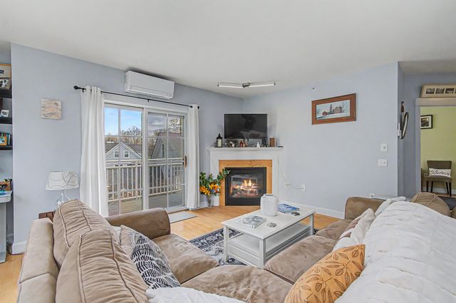 162 S Main St Apt 3D, Stowe, VT 05672