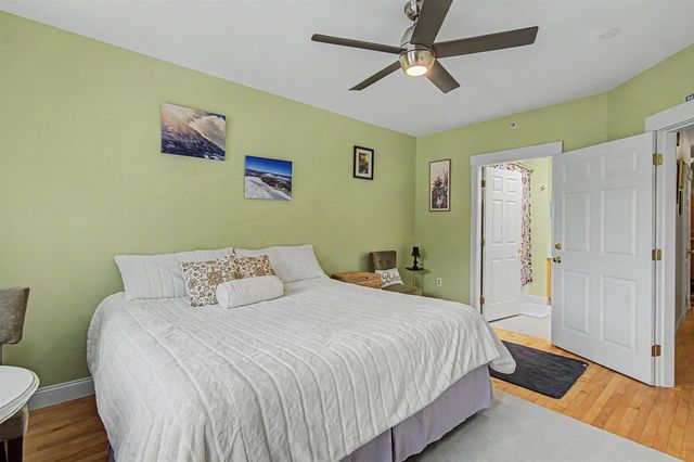 162 S Main St Apt 3D, Stowe, VT 05672