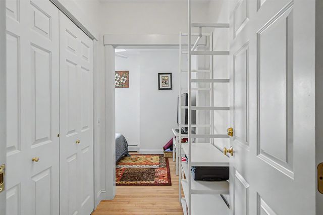 162 S Main St Apt 3D, Stowe, VT 05672