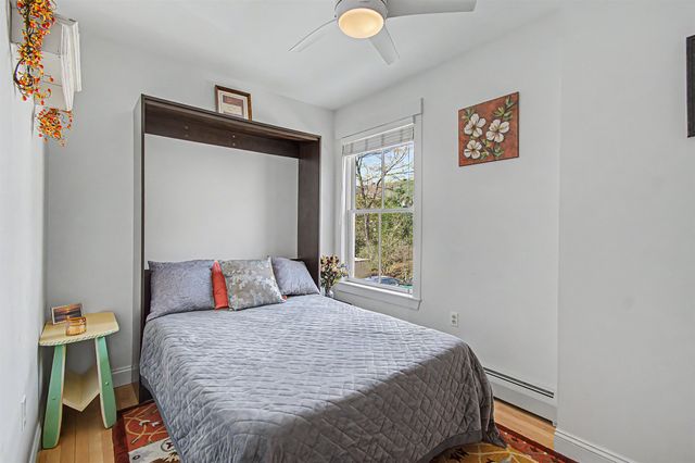 162 S Main St Apt 3D, Stowe, VT 05672