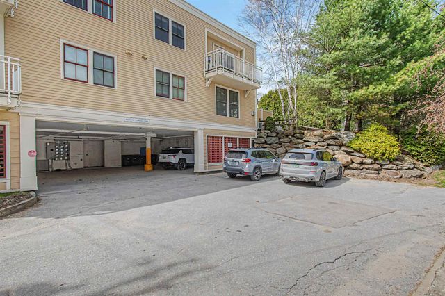 162 S Main St Apt 3D, Stowe, VT 05672
