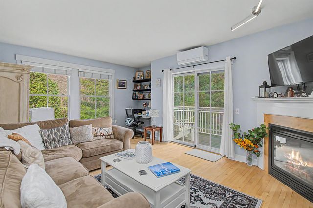 162 S Main St Apt 3D, Stowe, VT 05672