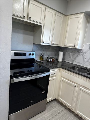 1 E Mountain Lane 33, Grand Prairie, TX 75052