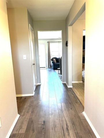 1 E Mountain Lane 33, Grand Prairie, TX 75052