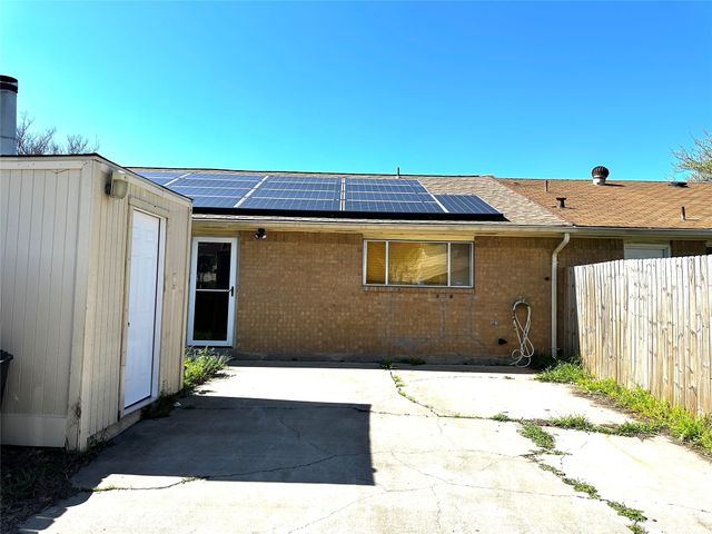 1 E Mountain Lane 33, Grand Prairie, TX 75052