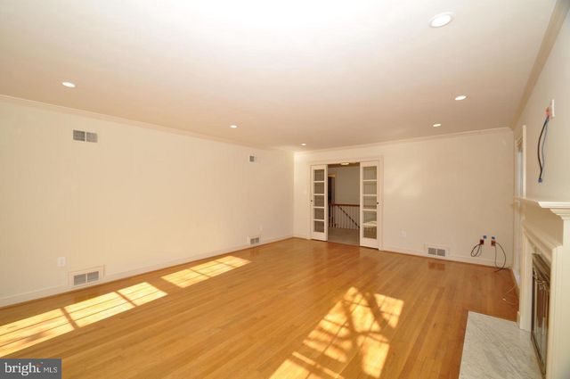 11132 LUXMANOR RD, North Bethesda, MD 20852