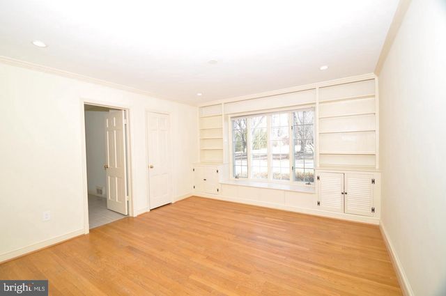 11132 LUXMANOR RD, North Bethesda, MD 20852