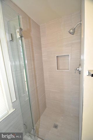 11132 LUXMANOR RD, North Bethesda, MD 20852