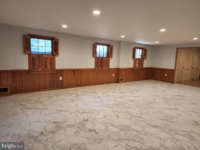 11132 LUXMANOR RD, North Bethesda, MD 20852