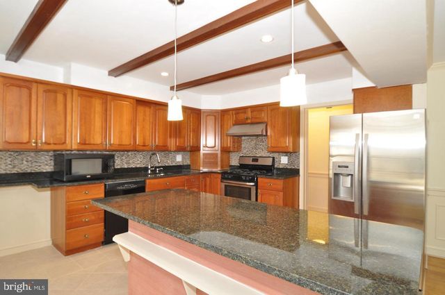 11132 LUXMANOR RD, North Bethesda, MD 20852