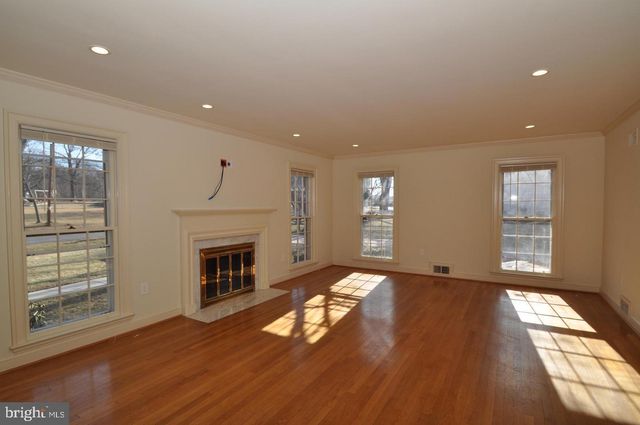 11132 LUXMANOR RD, North Bethesda, MD 20852