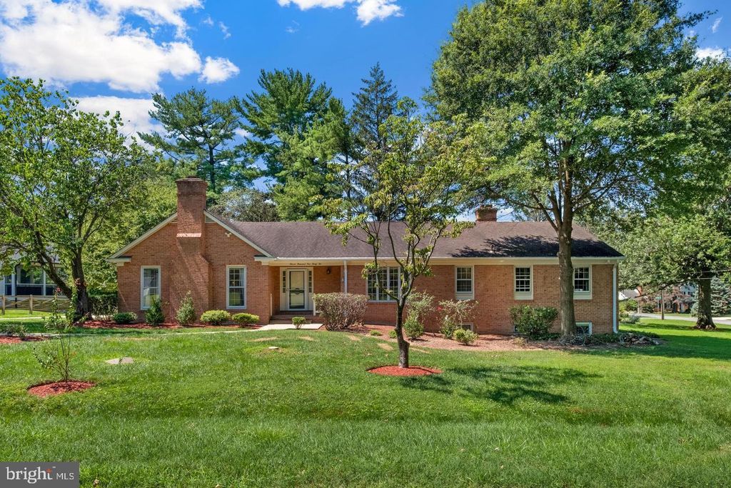 11132 LUXMANOR RD, North Bethesda, MD 20852