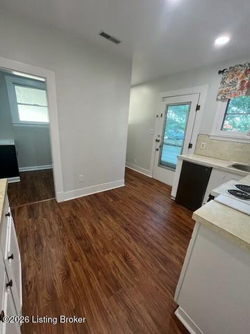 115 N 1st Ave, La Grange, KY 40031