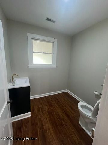 115 N 1st Ave, La Grange, KY 40031
