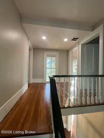 115 N 1st Ave, La Grange, KY 40031