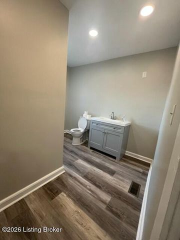 115 N 1st Ave, La Grange, KY 40031
