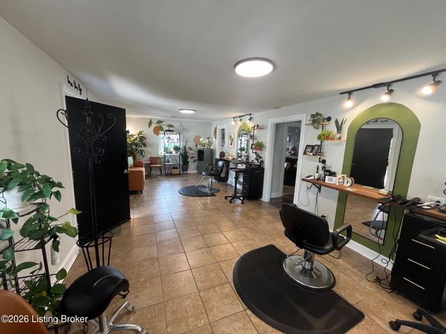 115 N 1st Ave, La Grange, KY 40031