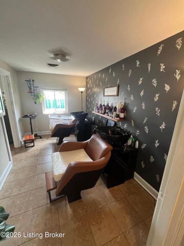 115 N 1st Ave, La Grange, KY 40031