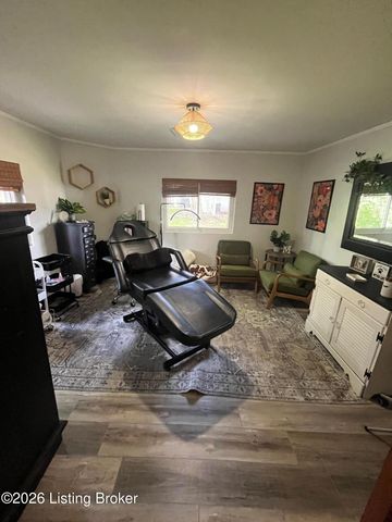 115 N 1st Ave, La Grange, KY 40031