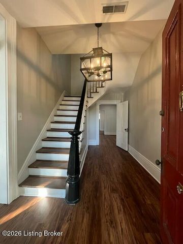 115 N 1st Ave, La Grange, KY 40031