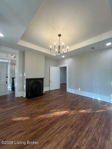 115 N 1st Ave, La Grange, KY 40031